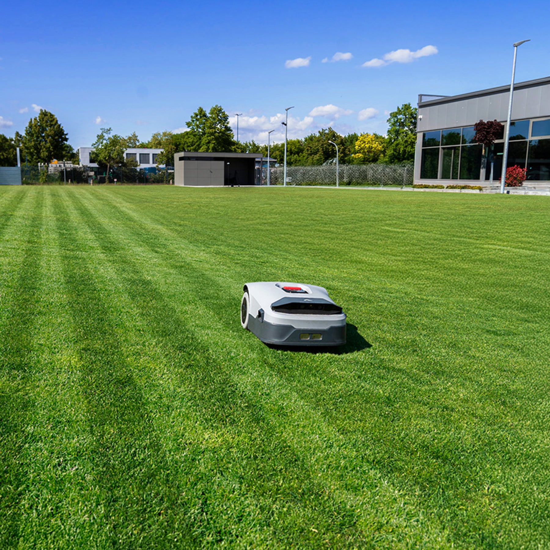 anthbot-genie-m-hroboter-rtk-kamera-app-kantenschnitt image 7