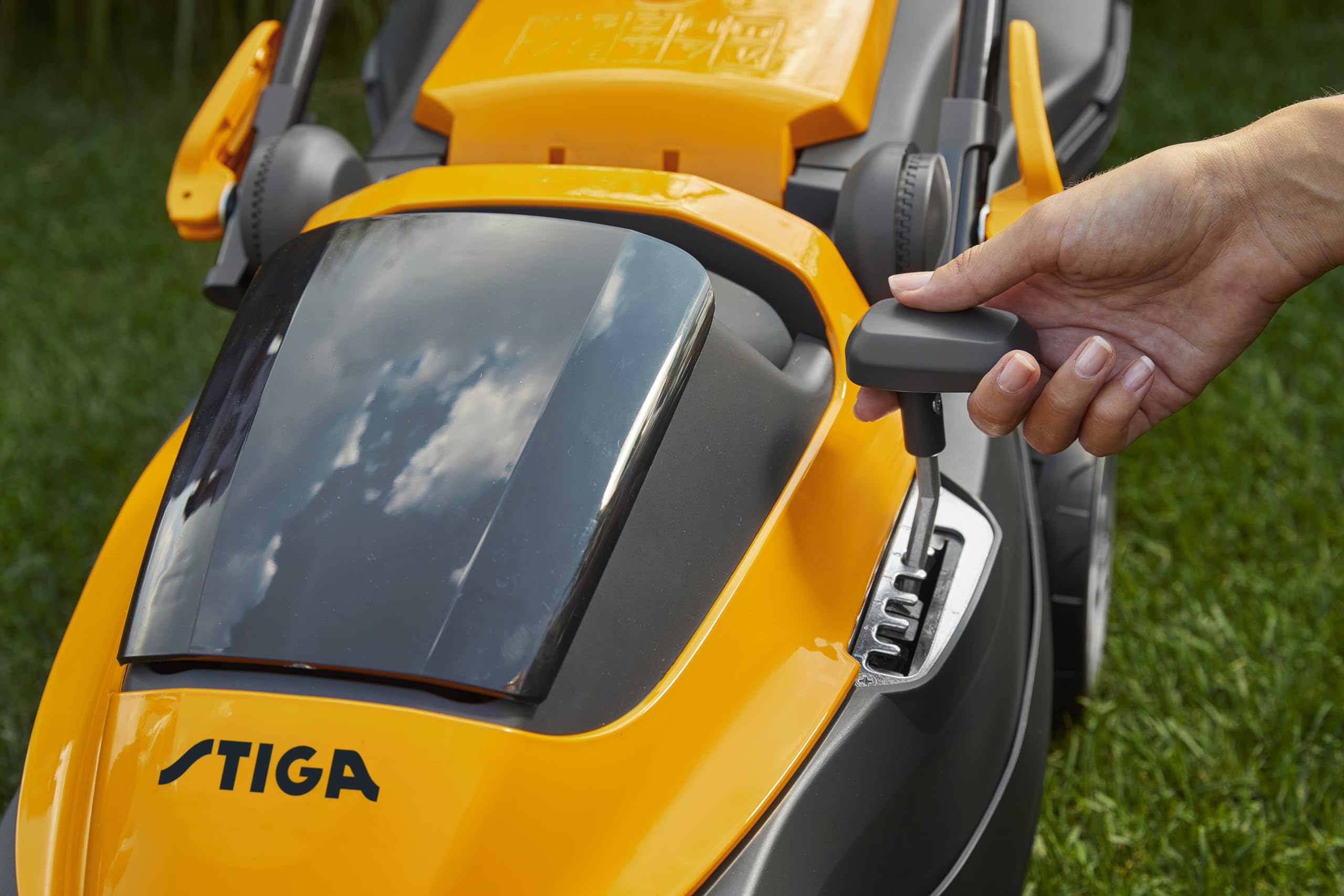 stiga-series-100-slm-136e-kit-akku-rasenm-her-34-cm image 3
